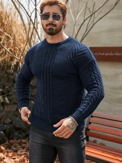 Pull ajusté à col rond avec motif torsadé