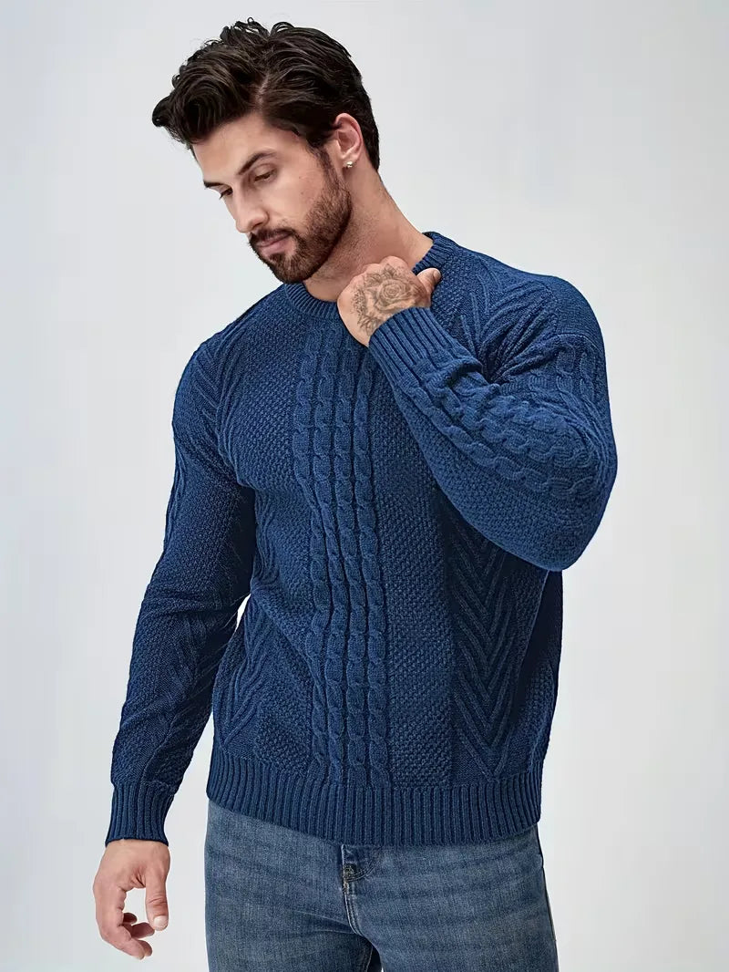Pull ajusté à col rond avec motif torsadé