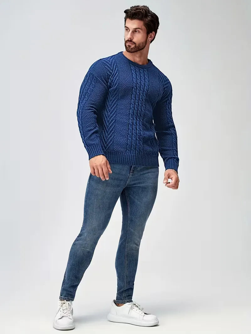 Pull ajusté à col rond avec motif torsadé