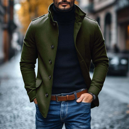 Veste ajustée avec col montant et boutons