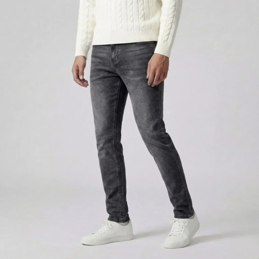 Slim fit jeans with light wash and five-pocket style