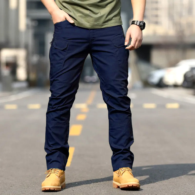 Pantalon de travail slim avec plusieurs poches