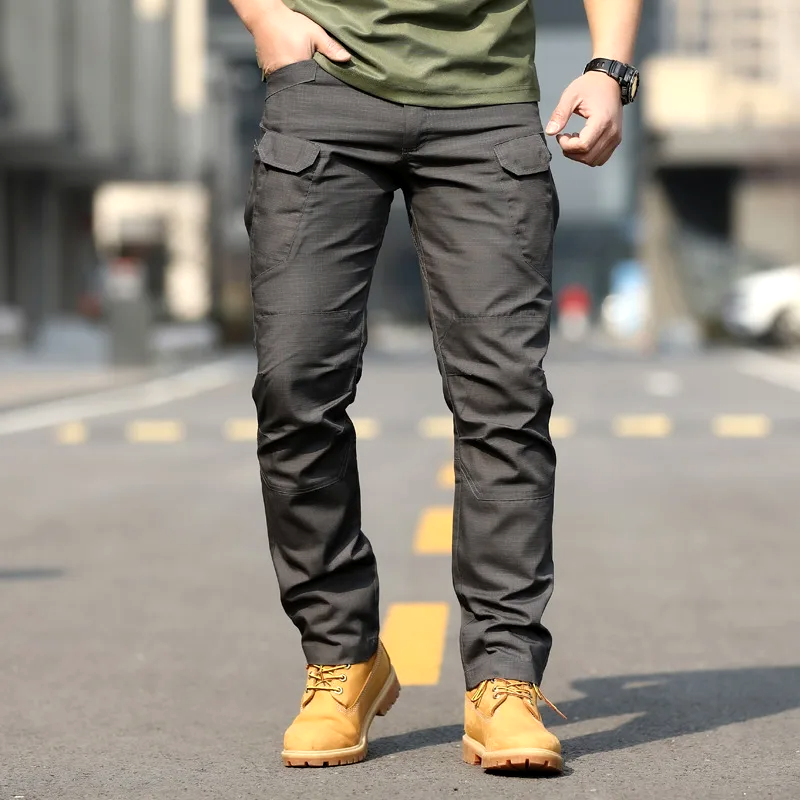 Pantalon de travail slim avec plusieurs poches