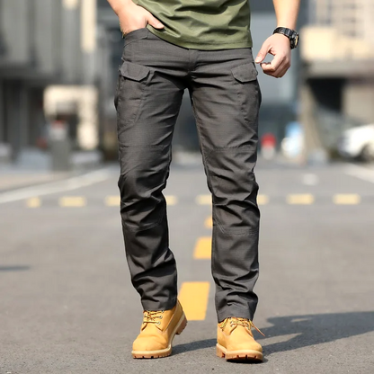 Pantalon de travail slim avec plusieurs poches