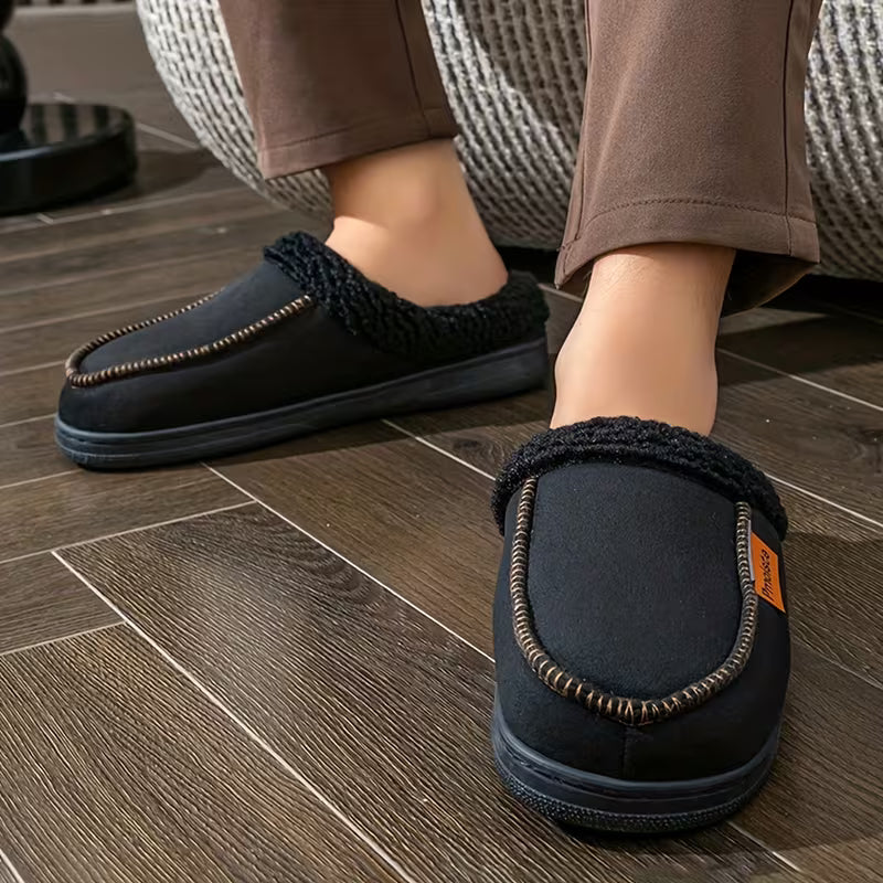 Chaussons à enfiler avec bordure en peluche pour plus de confort