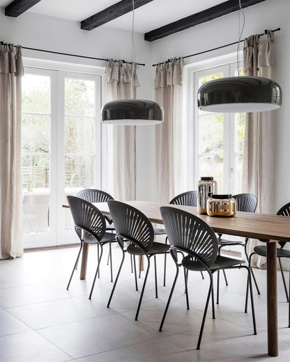 Candeeiro suspenso elegante e minimalista para interiores modernos