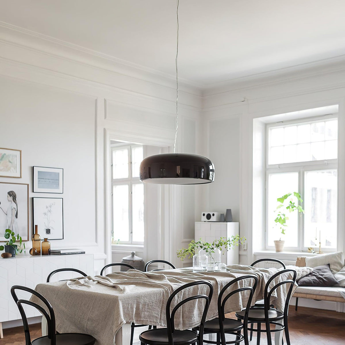 Sleek Minimalist Pendant Light for Modern Interiors