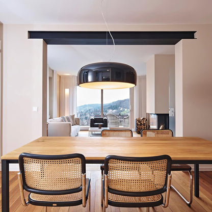 Candeeiro suspenso elegante e minimalista para interiores modernos
