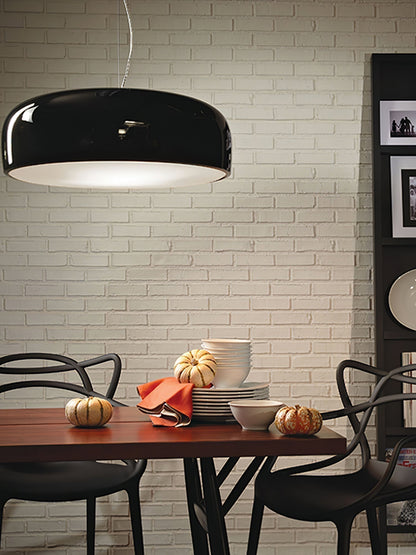 Candeeiro suspenso elegante e minimalista para interiores modernos