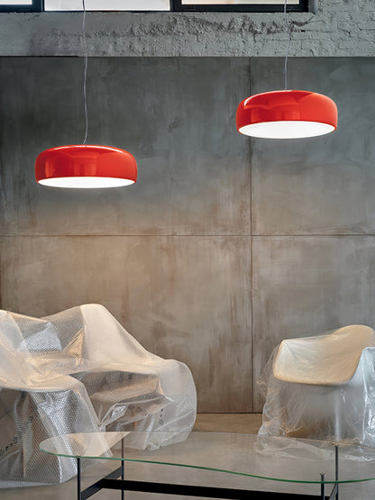 Candeeiro suspenso elegante e minimalista para interiores modernos