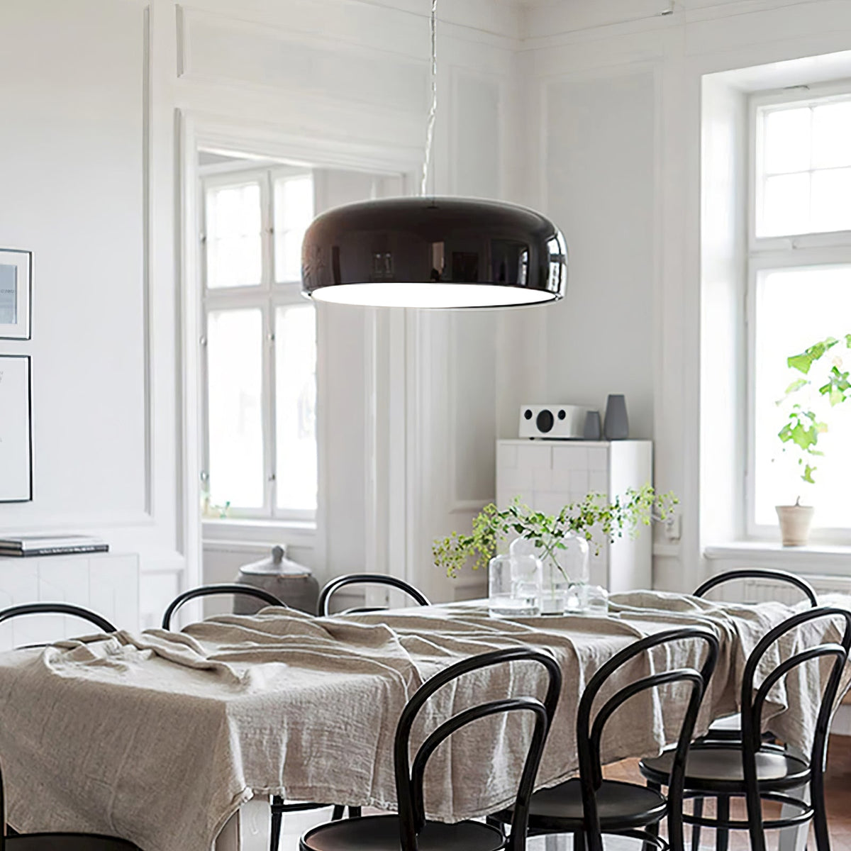 Sleek Minimalist Pendant Light for Modern Interiors