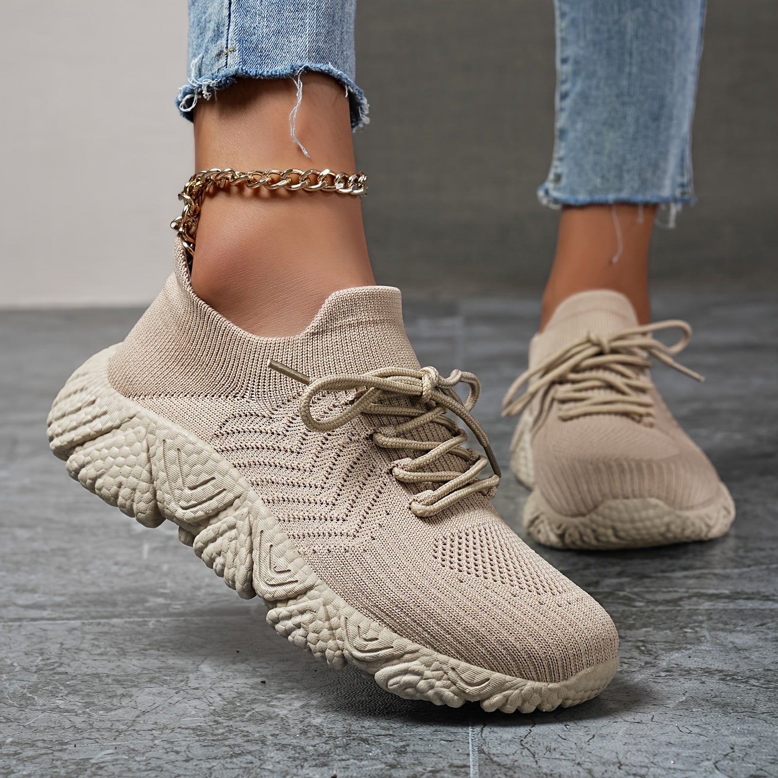 Sophie | Breathable Low Top Sneakers in Solid Colour