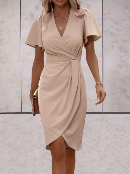 Sophie | Fitted dress with V-neck and wrap