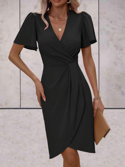 Sophie | Fitted dress with V-neck and wrap