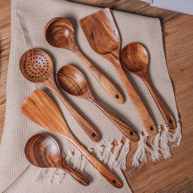 Set da cucina in legno naturale – Cucina sostenibile e raffinata