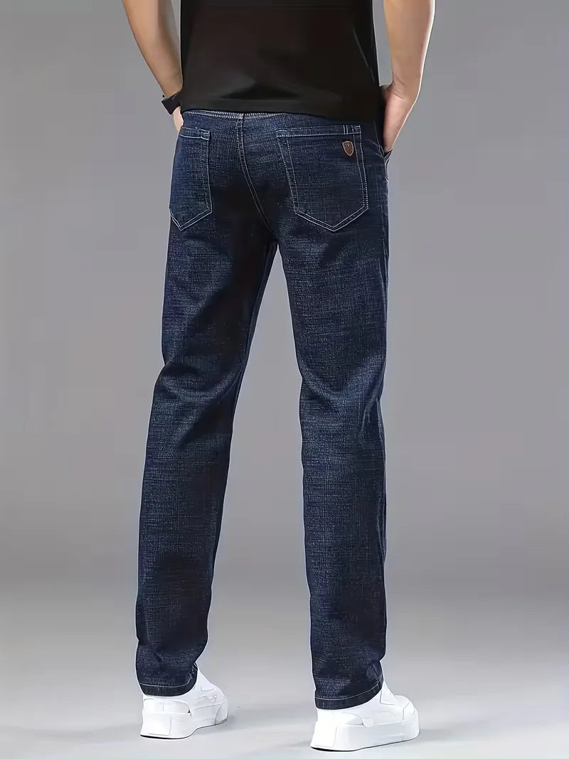 Straight jeans with visible stitching