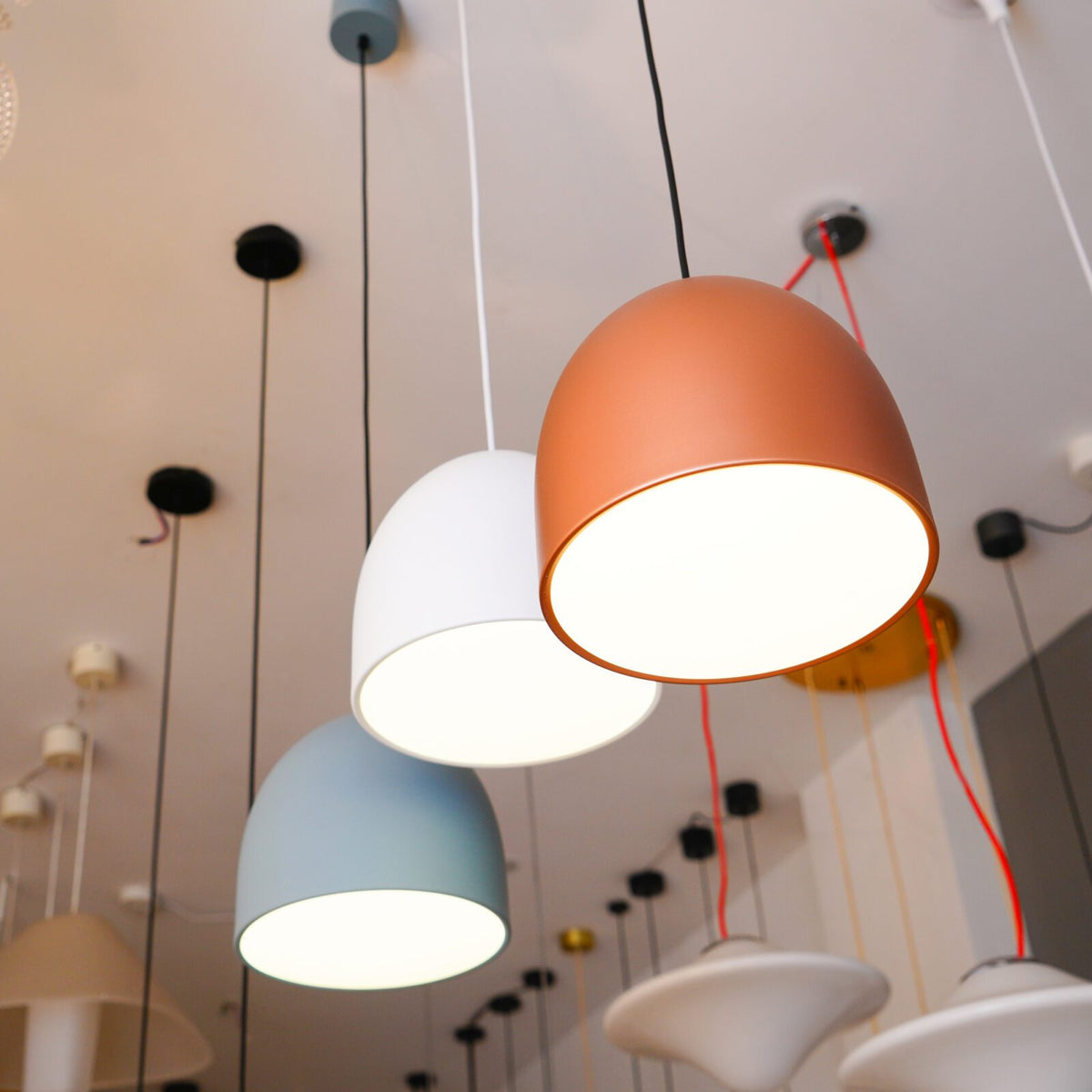 Candeeiro suspenso Nordic Suspence - Design minimalista e requintado