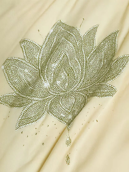 T-shirt with lotus flower print