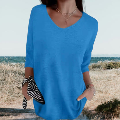 Top with V-neck and three-quarter sleeves