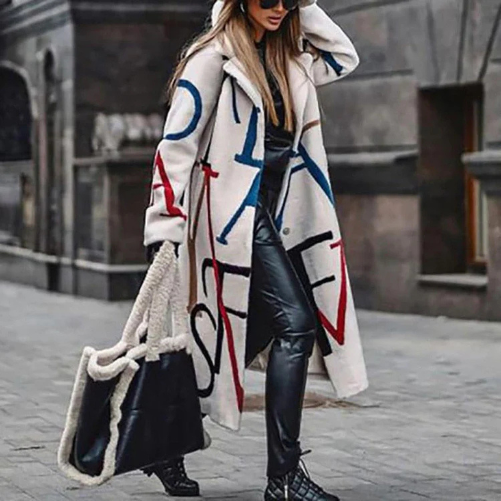 Warm women's coat with pockets