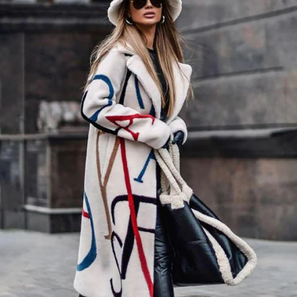 Warm women's coat with pockets
