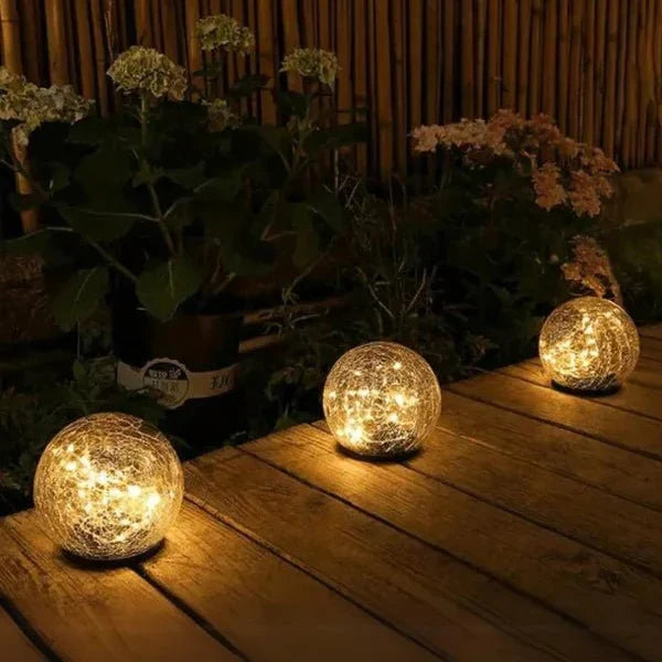 Lampe solaire de jardin à effet verre fissuré pour un éclairage extérieur chaleureux
