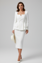 Tailleur chic da donna con giacca a peplo e gonna a tubino