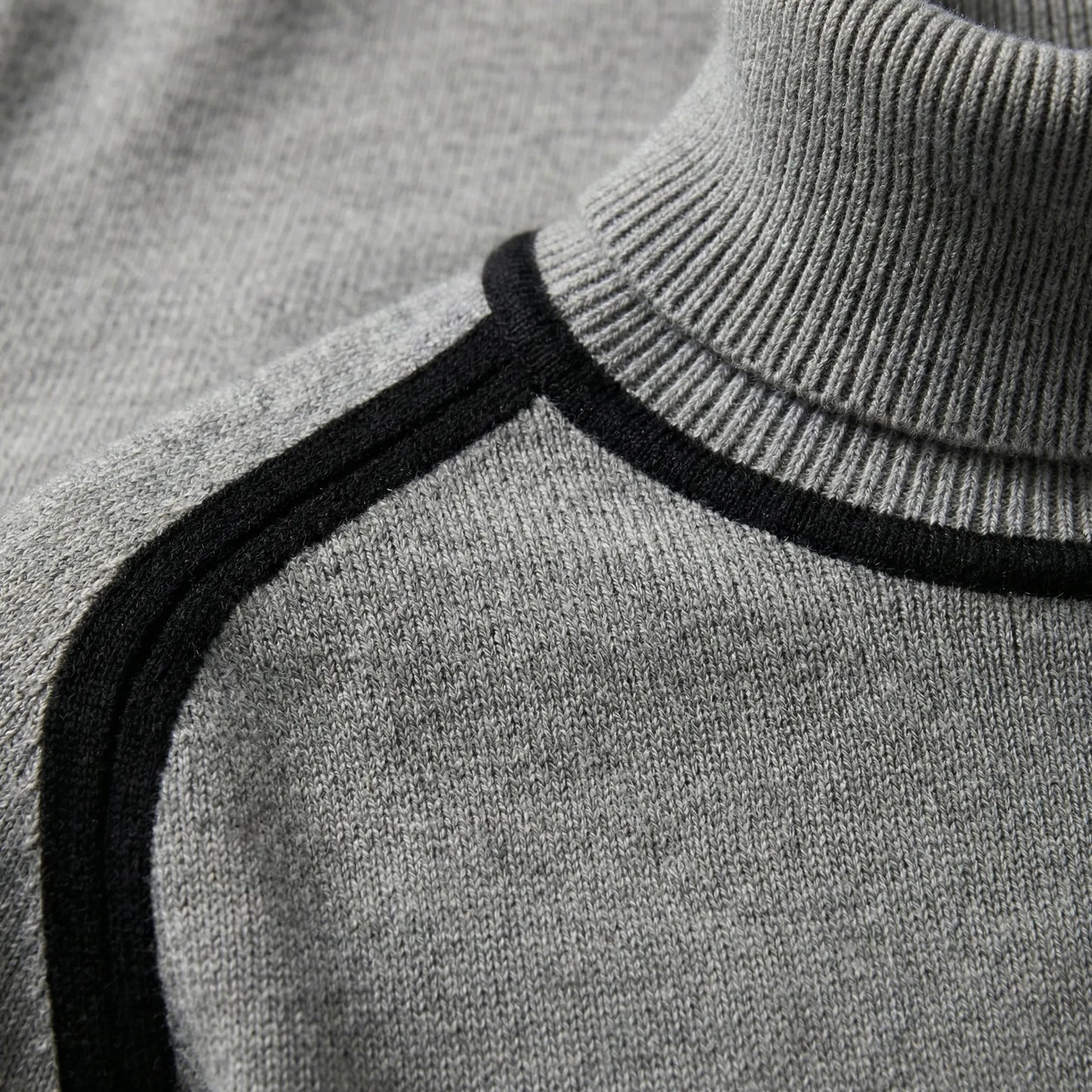 Women's Knit Sweater with Contrast Finishing