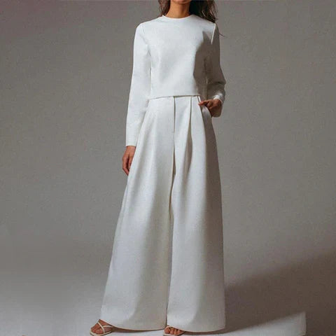 Elegantes zweiteiliges Damenoutfit