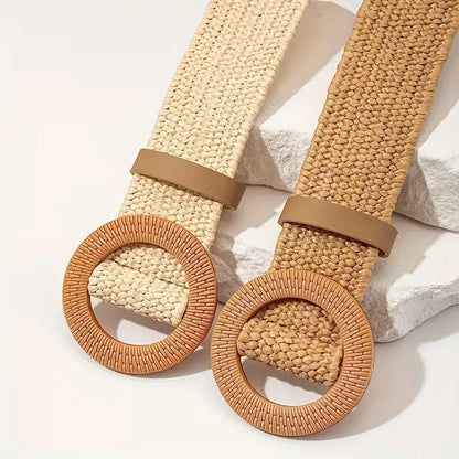 Wide belt with round buckle