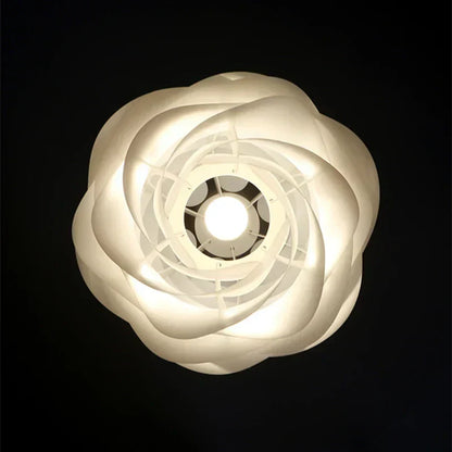 Lampă de tavan cu flori din sticlă – Iluminat elegant cu rozariu