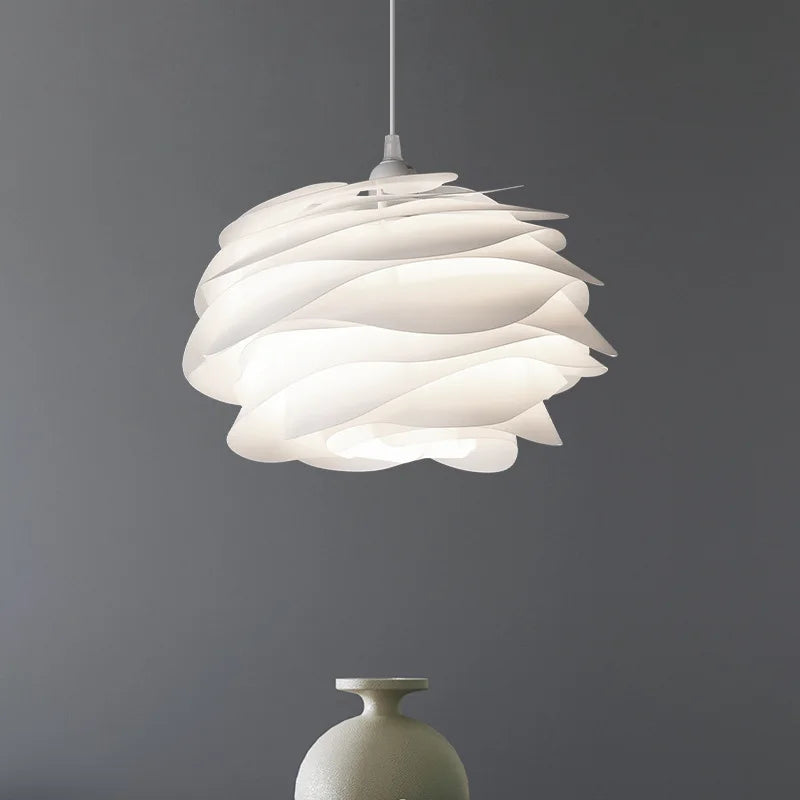 Lampă de tavan cu flori din sticlă – Iluminat elegant cu rozariu