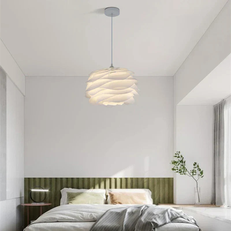 Lampă de tavan cu flori din sticlă – Iluminat elegant cu rozariu