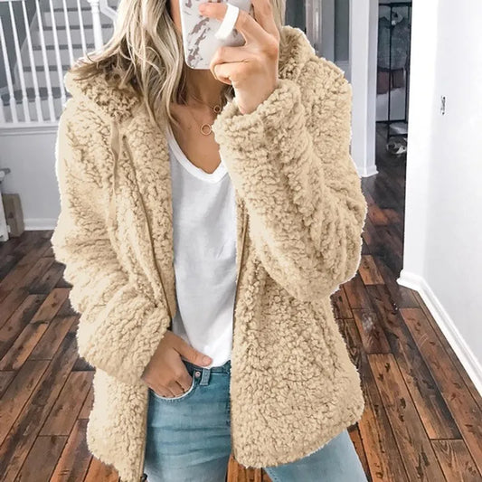 Chaqueta casual y esponjosa para mujer con capucha - Mimi