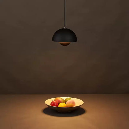 Elegante Deckenleuchte aus Holz mit warmem Licht