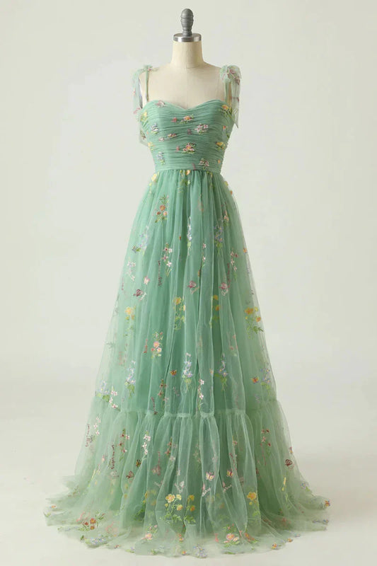 Vestido de bola de tul bordado