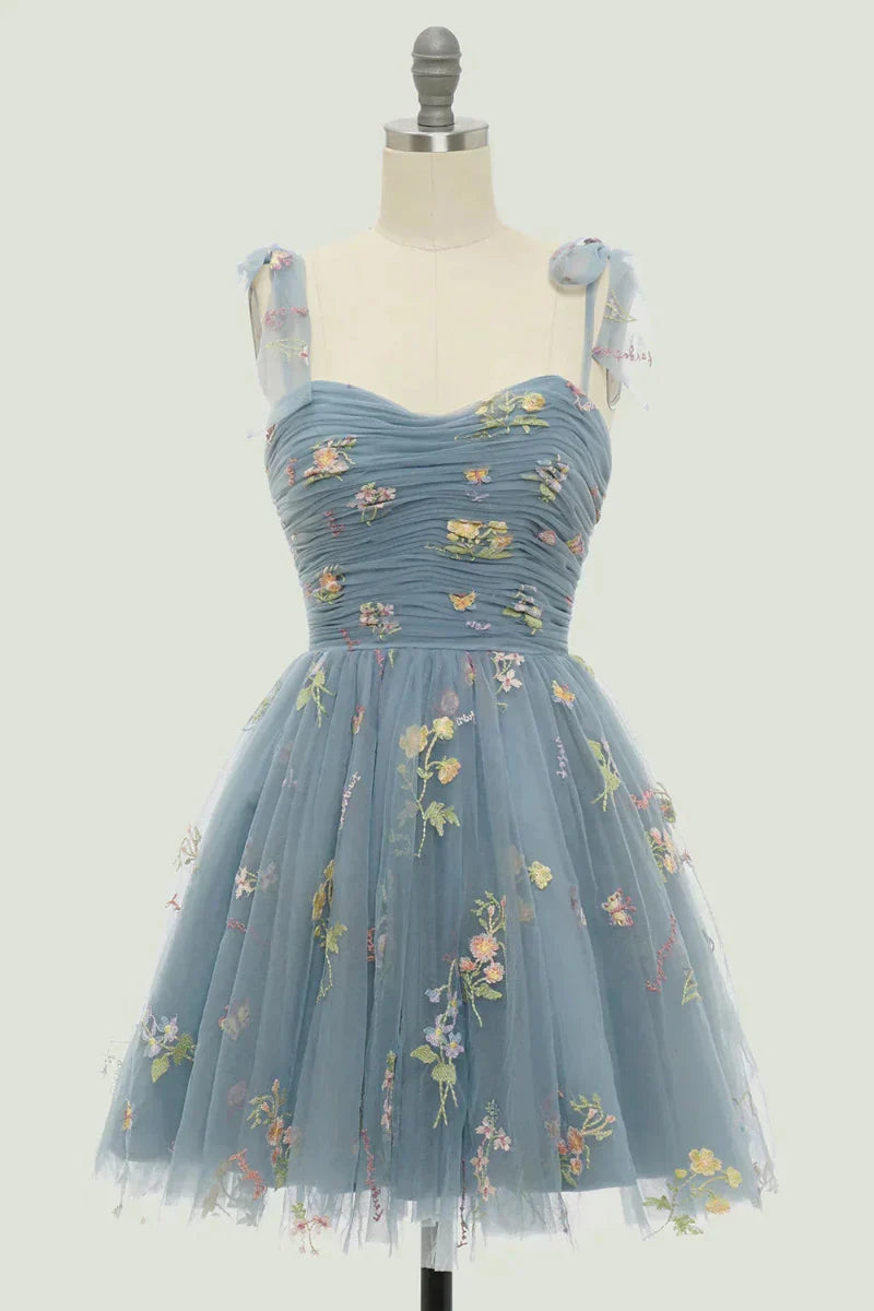 Abito da ballo in tulle ricamato