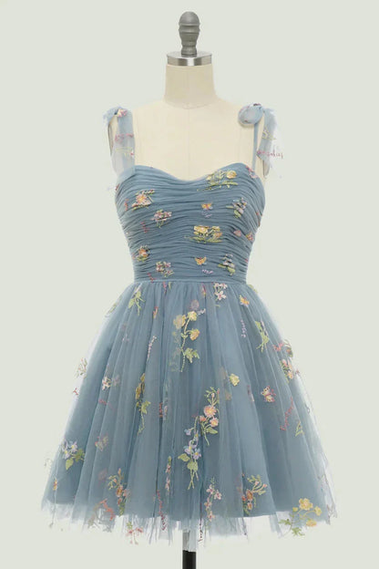 Abito da ballo in tulle ricamato