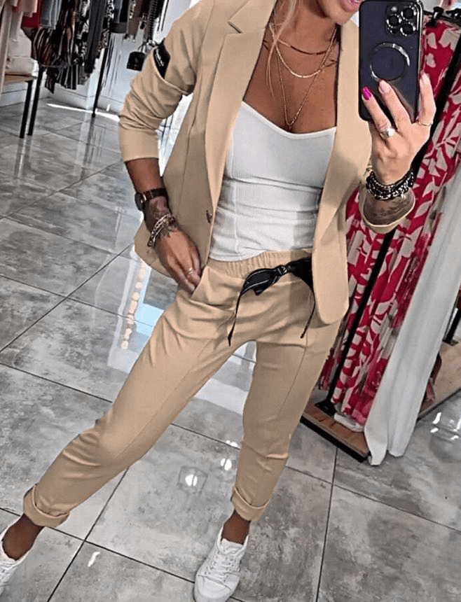 Stylish Two-Piece Blazer Set with Jogger Trousers for Women