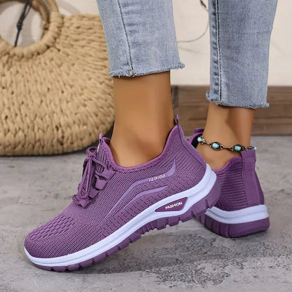 Low-top sneaker with breathable mesh