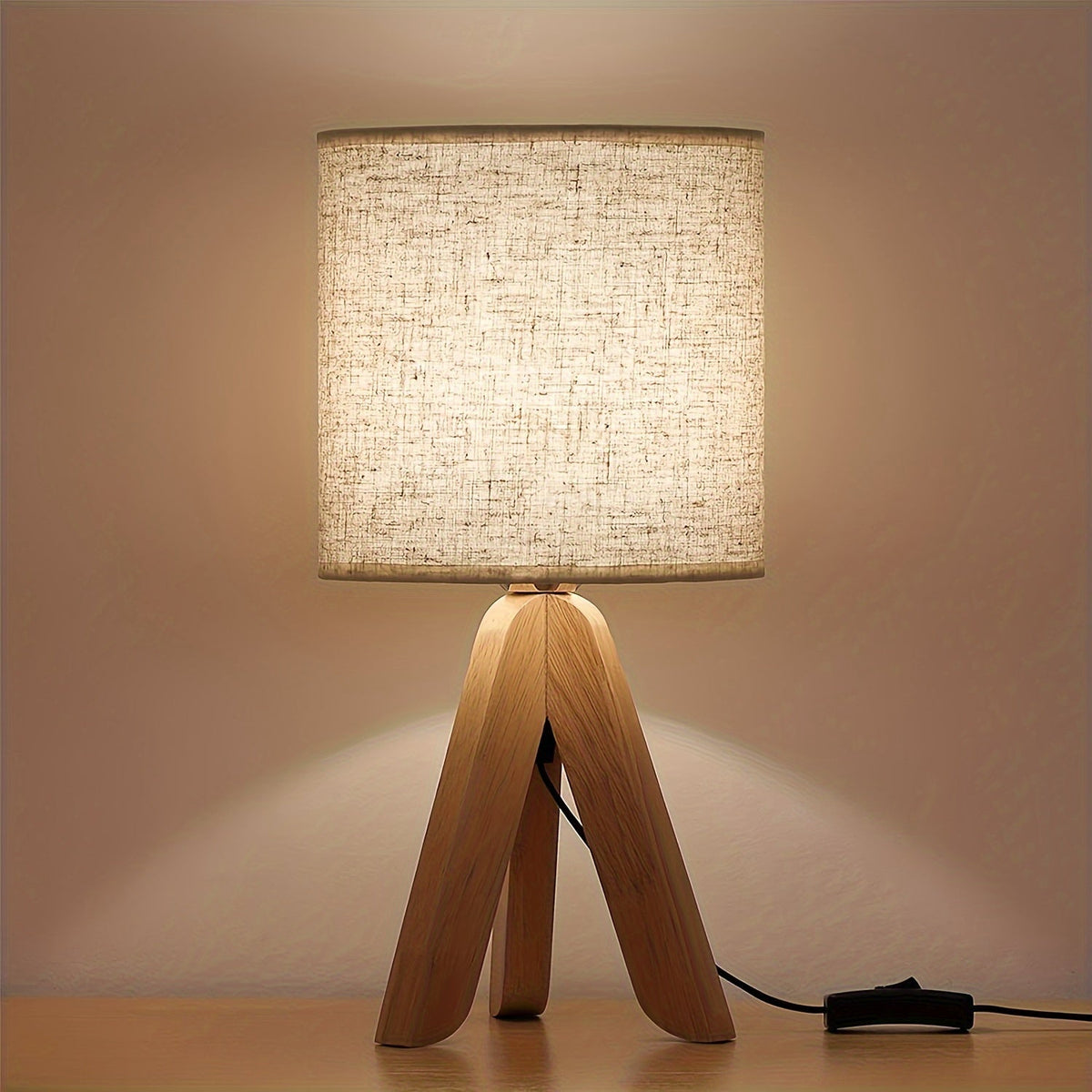 Lampada a treppiede Natural Light Style - per un’illuminazione calda e moderna