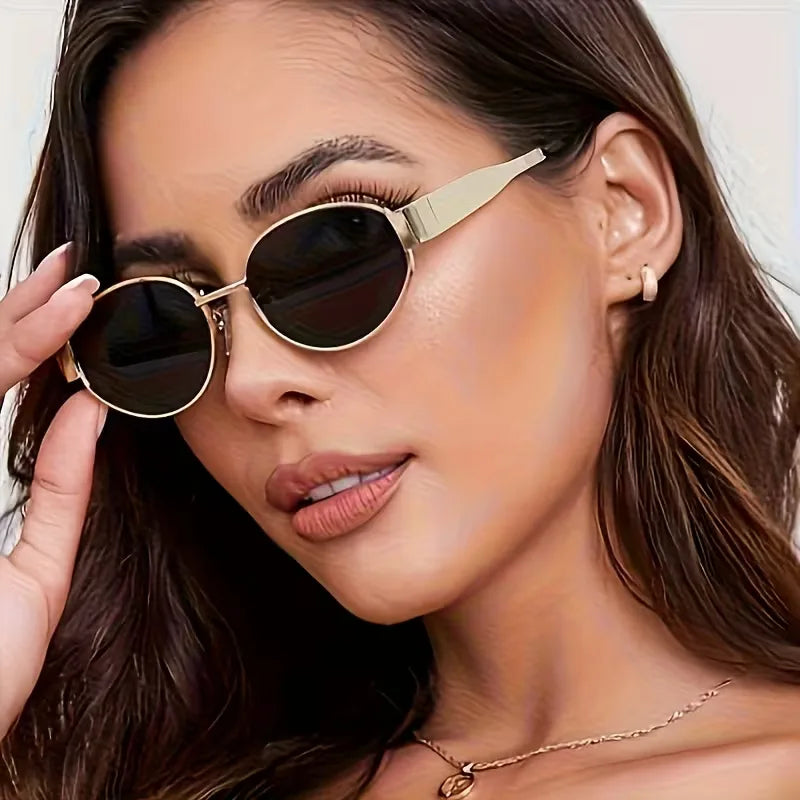 Lunettes de soleil avec monture en métal