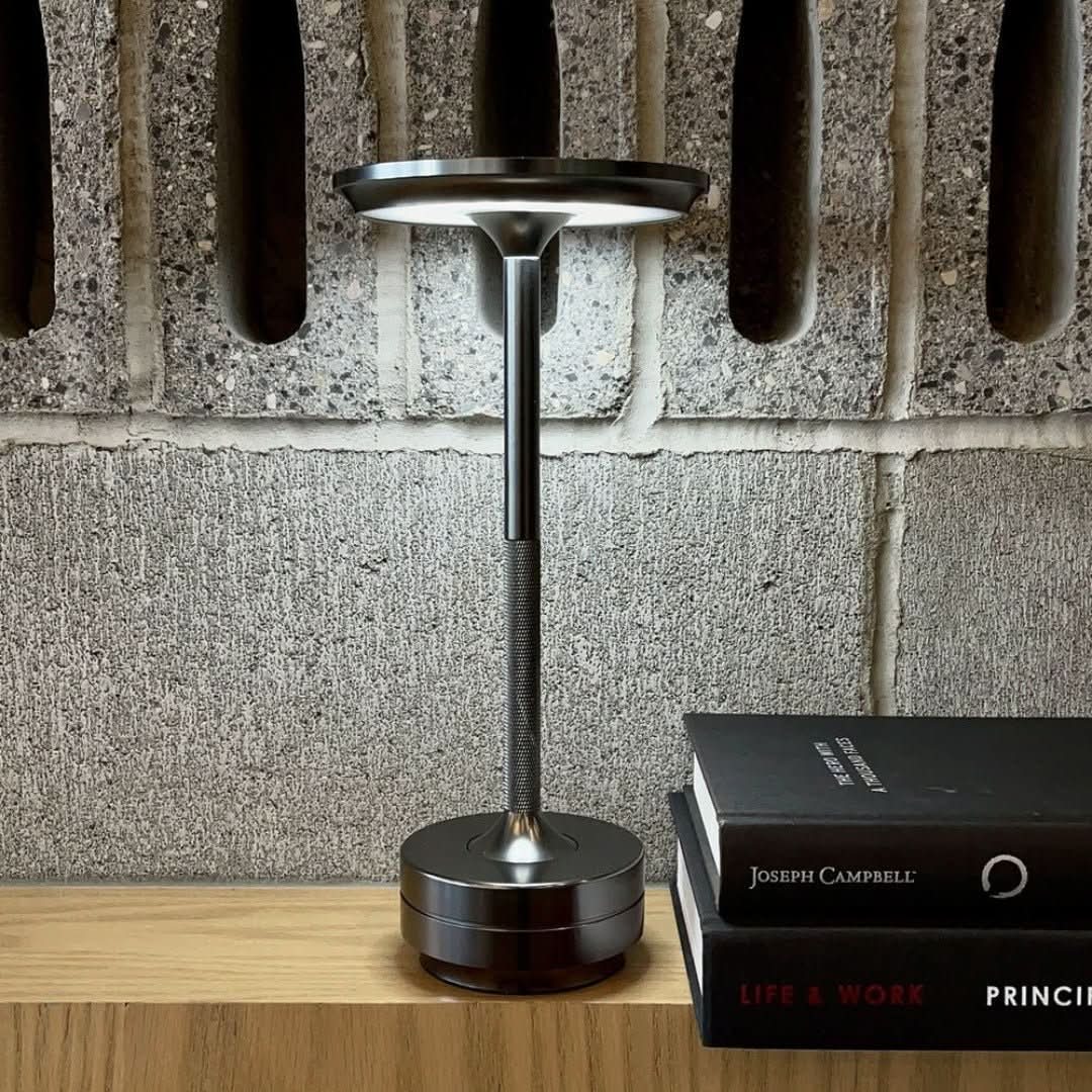 Ambient | Lampe de table sans fil en métal