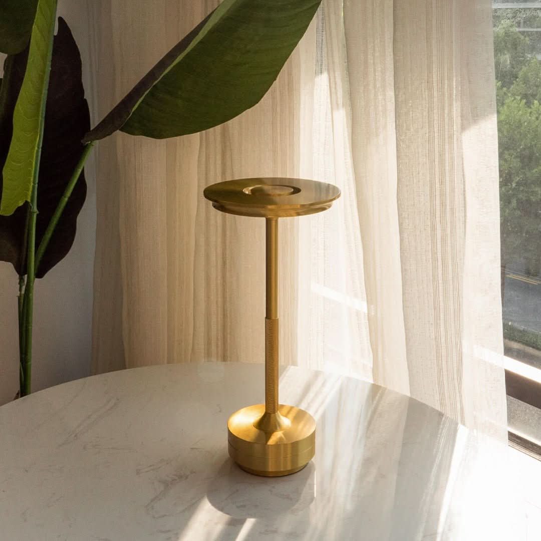 Ambient | Lámpara de mesa inalámbrica de metal