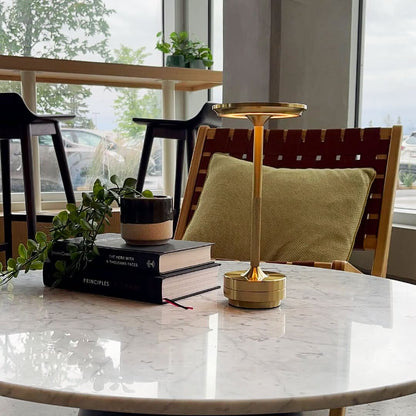 Ambient | Lámpara de mesa inalámbrica de metal