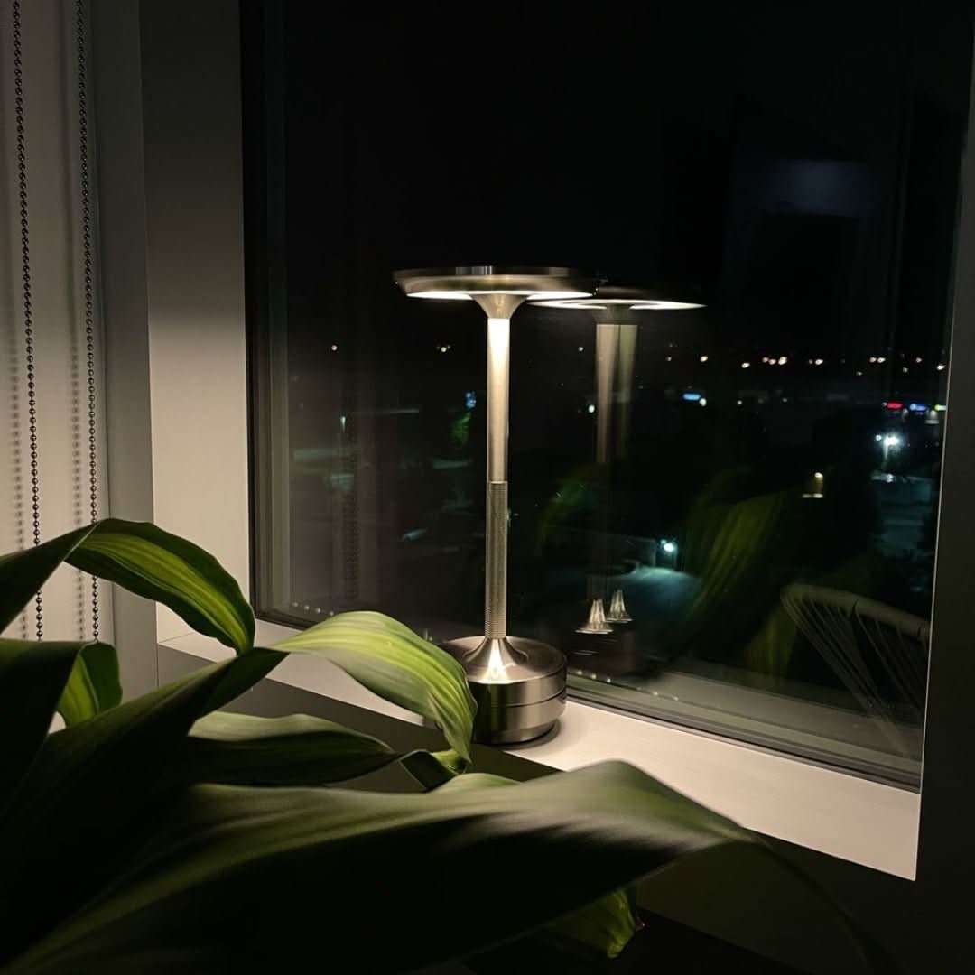 Ambient | Lampe de table sans fil en métal