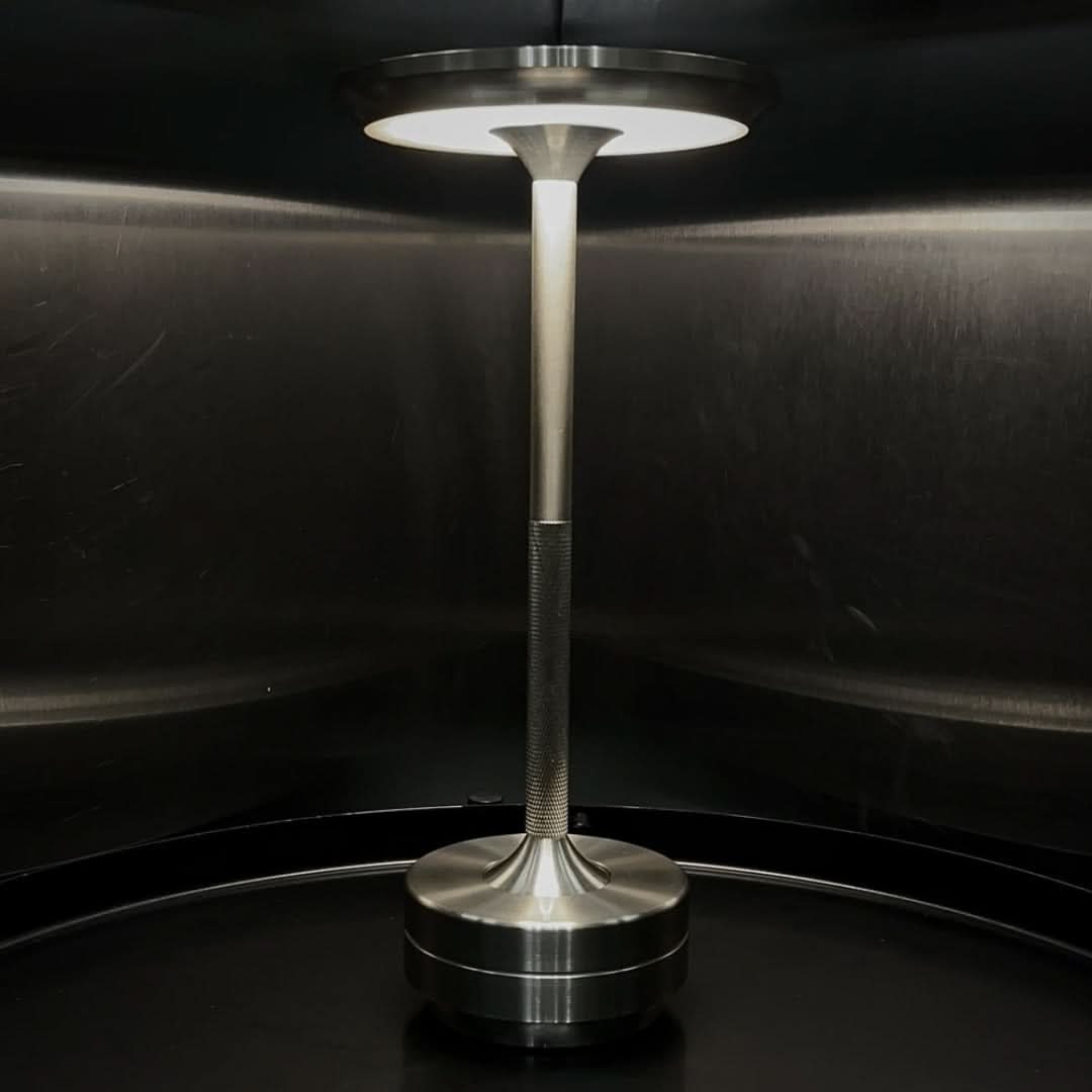 Ambient | Lámpara de mesa inalámbrica de metal