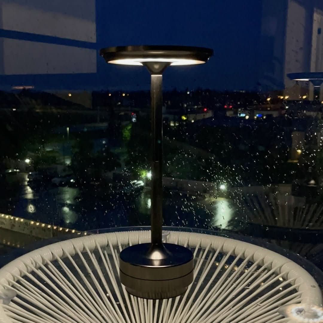Ambient | Lámpara de mesa inalámbrica de metal