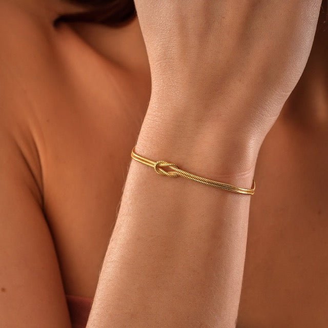 Nova - Armband met liefdesknoop