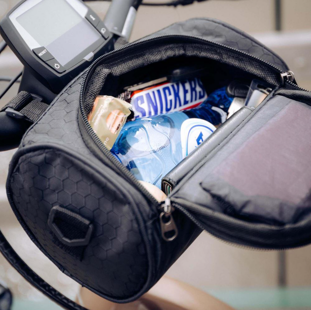 Praktická taška na bicykel na riadidlá s držiakom na smartfón a vodoodolným materiálom
